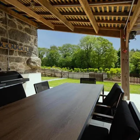Retreat With 4 Spacious Bedrooms Bulat-Pestivien