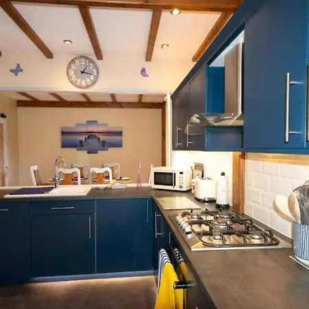 Tatil Evi Retreat With 4 Spacious Bedrooms *